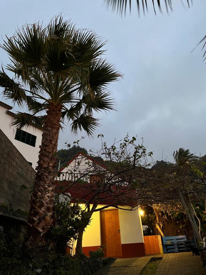 Waves Song - Cottage Porto Moniz Bagian luar foto