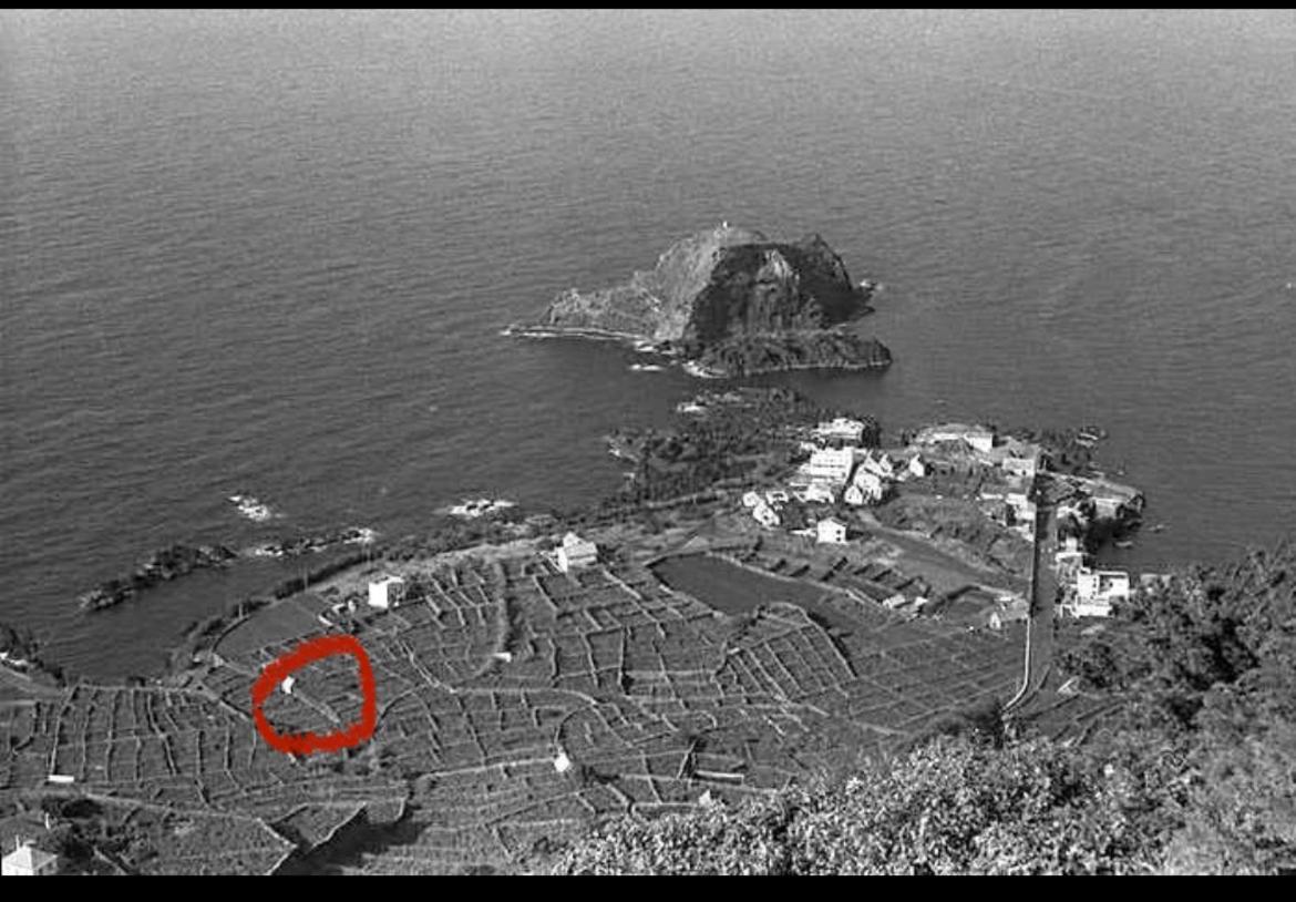 Waves Song - Cottage Porto Moniz Bagian luar foto